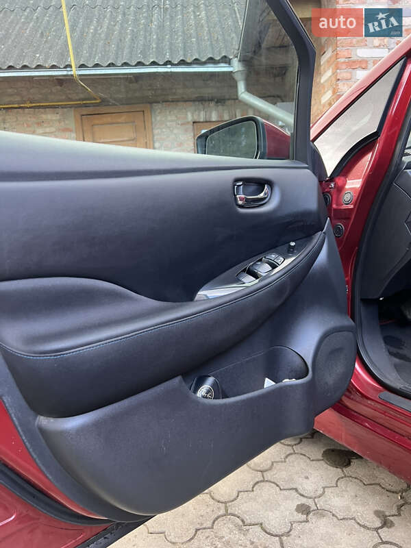 Хэтчбек Nissan Leaf 2018 в Тернополе