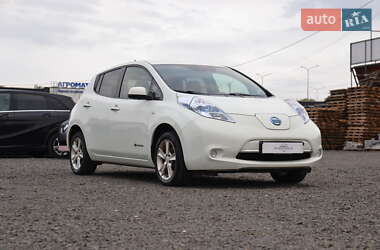 Хэтчбек Nissan Leaf 2013 в 