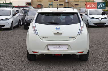 Хэтчбек Nissan Leaf 2013 в 