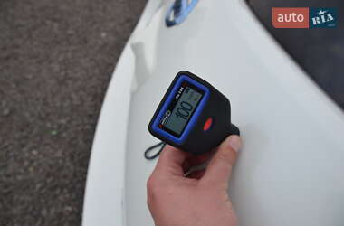 Хэтчбек Nissan Leaf 2013 в 