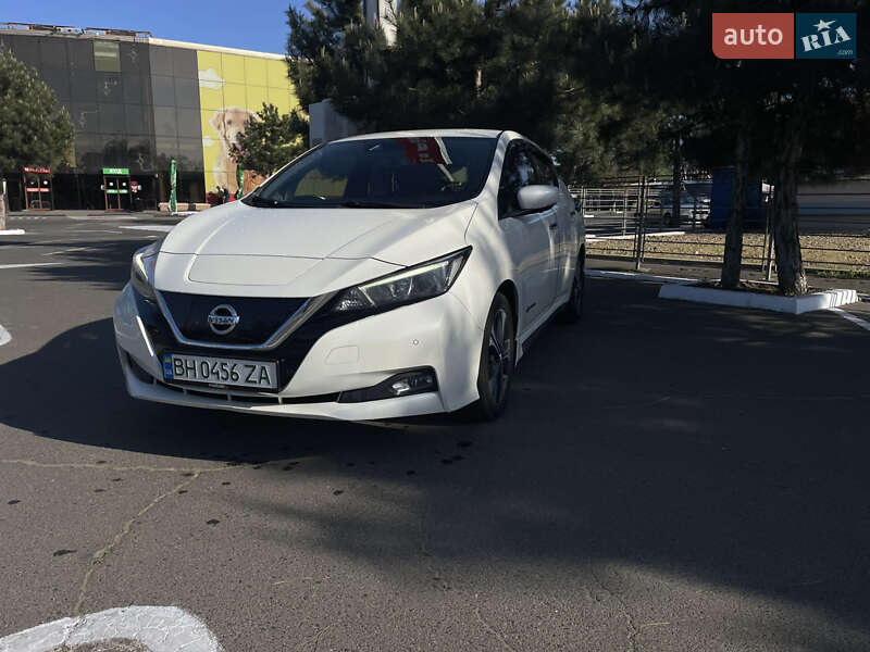 Хэтчбек Nissan Leaf 2017 в Одессе