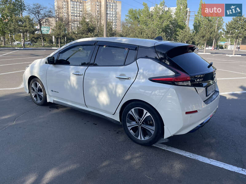 Хэтчбек Nissan Leaf 2017 в Одессе