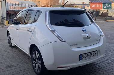 Хэтчбек Nissan Leaf 2015 в 