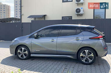 Хэтчбек Nissan Leaf 2019 в 