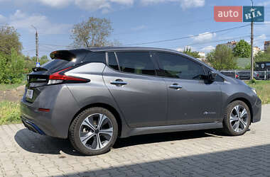 Хэтчбек Nissan Leaf 2019 в 