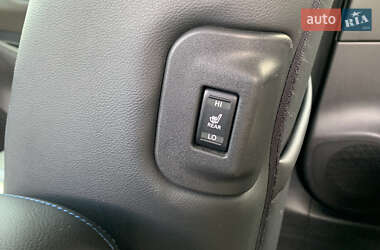 Хэтчбек Nissan Leaf 2019 в 
