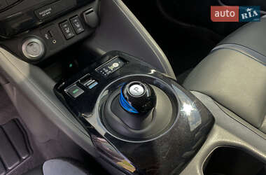 Хэтчбек Nissan Leaf 2019 в 