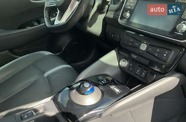 Хэтчбек Nissan Leaf 2019 в 