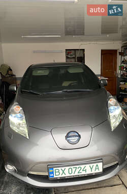 Хетчбек Nissan Leaf 2015 в Кам'янець-Подільському