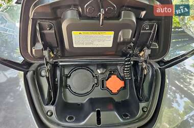 Хетчбек Nissan Leaf 2013 в 