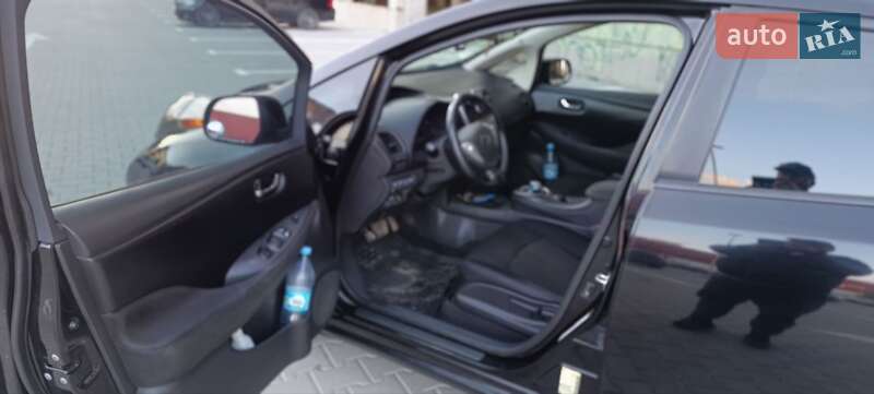 Хетчбек Nissan Leaf 2015 в Тернополі