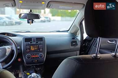 Хетчбек Nissan Leaf 2015 в 