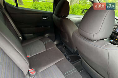 Хэтчбек Nissan Leaf 2022 в 