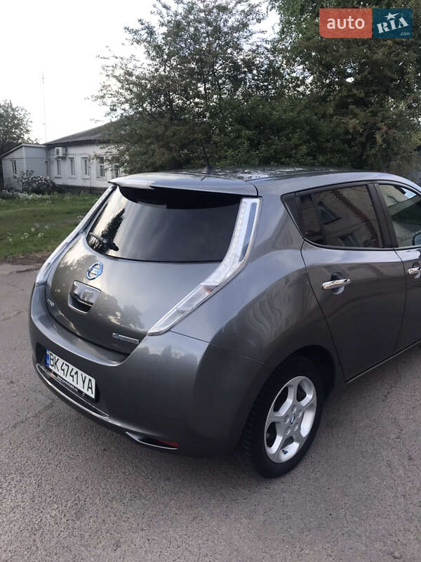 Хэтчбек Nissan Leaf 2015 в Нежине