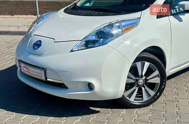Хетчбек Nissan Leaf 2016 в 