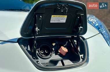 Хетчбек Nissan Leaf 2016 в 