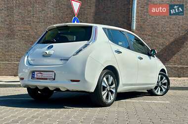Хетчбек Nissan Leaf 2016 в 