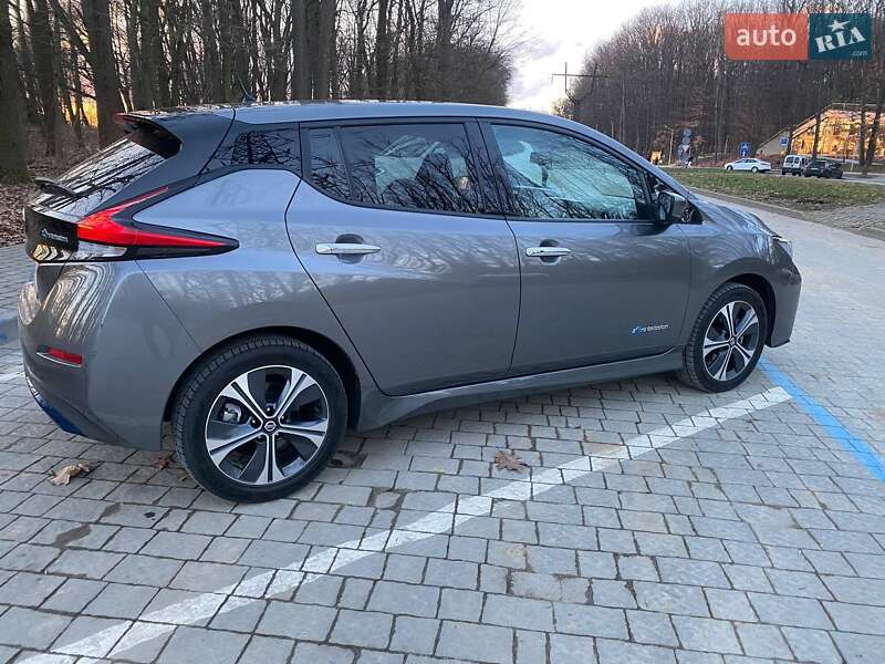 Хэтчбек Nissan Leaf 2020 в Львове