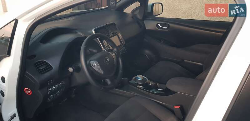 Хэтчбек Nissan Leaf 2014 в Белгороде-Днестровском