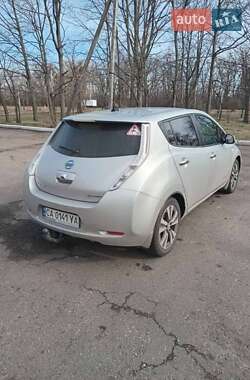 Хетчбек Nissan Leaf 2014 в Черкасах