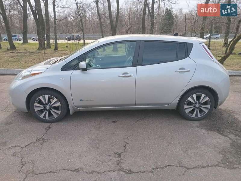 Хэтчбек Nissan Leaf 2014 в Черкассах