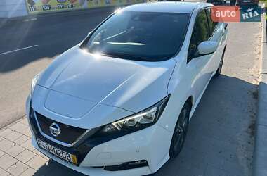 Хетчбек Nissan Leaf 2019 в 