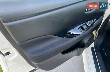 Хетчбек Nissan Leaf 2019 в 