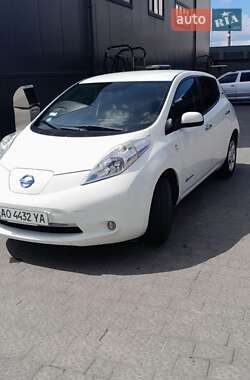 Хэтчбек Nissan Leaf 2016 в 