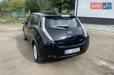 Хэтчбек Nissan Leaf 2012 в 