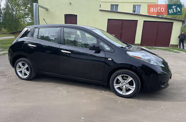 Хэтчбек Nissan Leaf 2012 в 