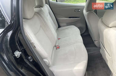 Хэтчбек Nissan Leaf 2012 в 
