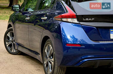 Хетчбек Nissan Leaf 2020 в 