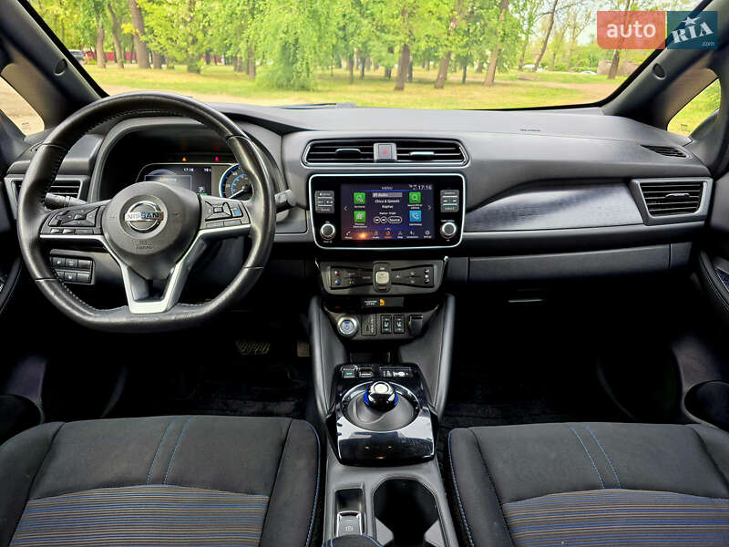 Хэтчбек Nissan Leaf 2020 в Кривом Роге