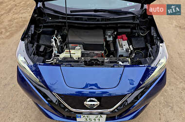 Хетчбек Nissan Leaf 2020 в 