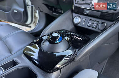 Хетчбек Nissan Leaf 2019 в 