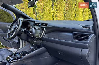 Хетчбек Nissan Leaf 2019 в 
