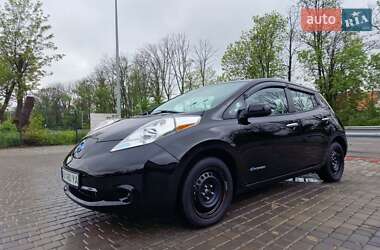 Хэтчбек Nissan Leaf 2014 в 