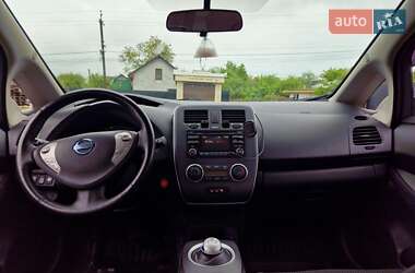 Хэтчбек Nissan Leaf 2014 в 