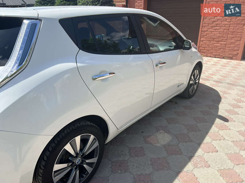 Хетчбек Nissan Leaf 2014 в Харкові