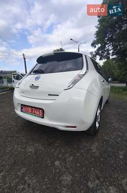 Хэтчбек Nissan Leaf 2017 в 