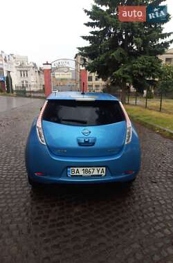 Хетчбек Nissan Leaf 2013 в 