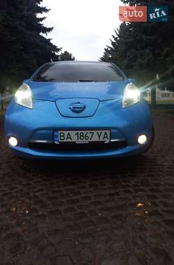 Хетчбек Nissan Leaf 2013 в 