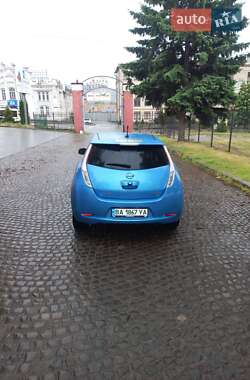 Хетчбек Nissan Leaf 2013 в 