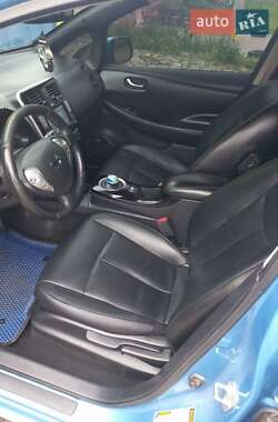 Хетчбек Nissan Leaf 2013 в 