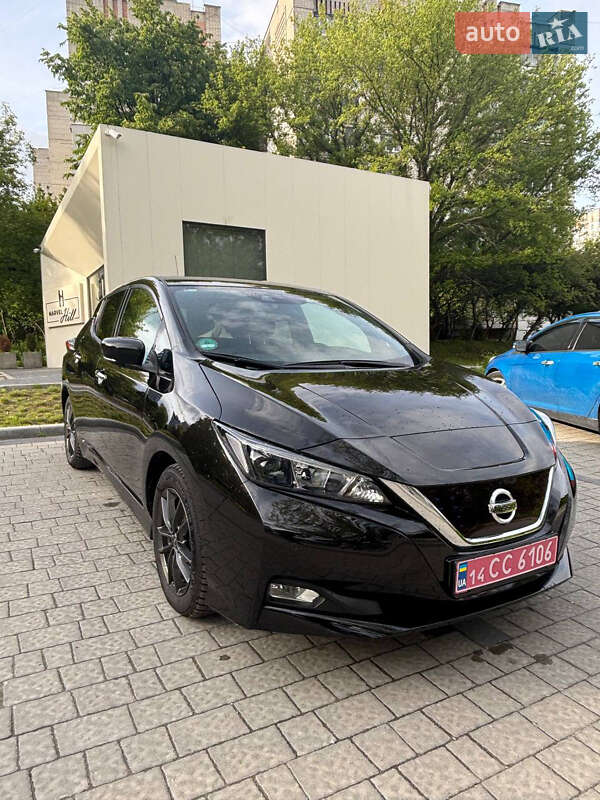 Хетчбек Nissan Leaf 2018 в 