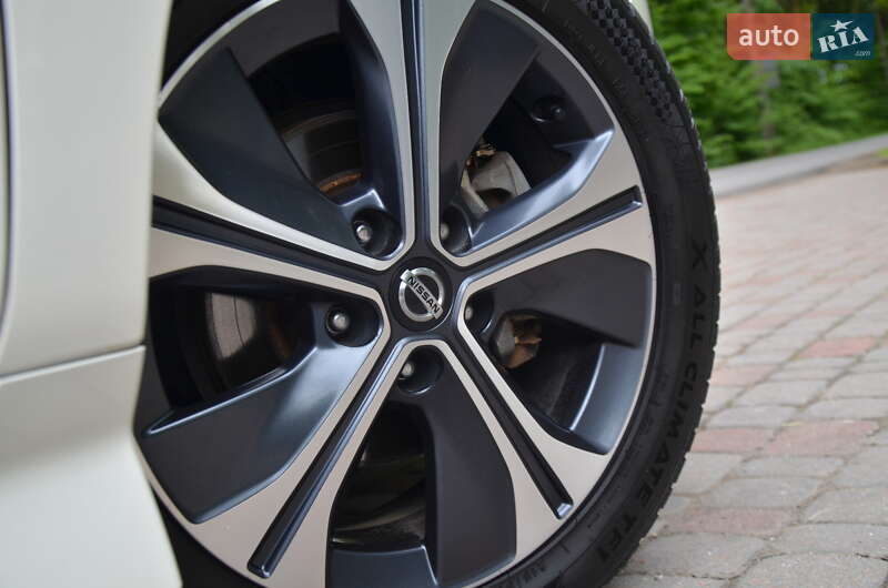 Хэтчбек Nissan Leaf 2020 в Трускавце