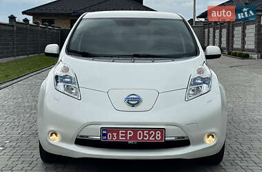 Хетчбек Nissan Leaf 2015 в 