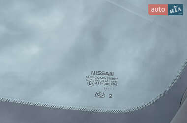 Хетчбек Nissan Leaf 2015 в 