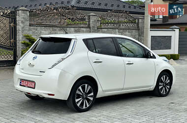 Хетчбек Nissan Leaf 2015 в 