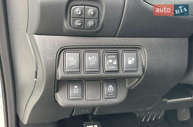 Хетчбек Nissan Leaf 2015 в 